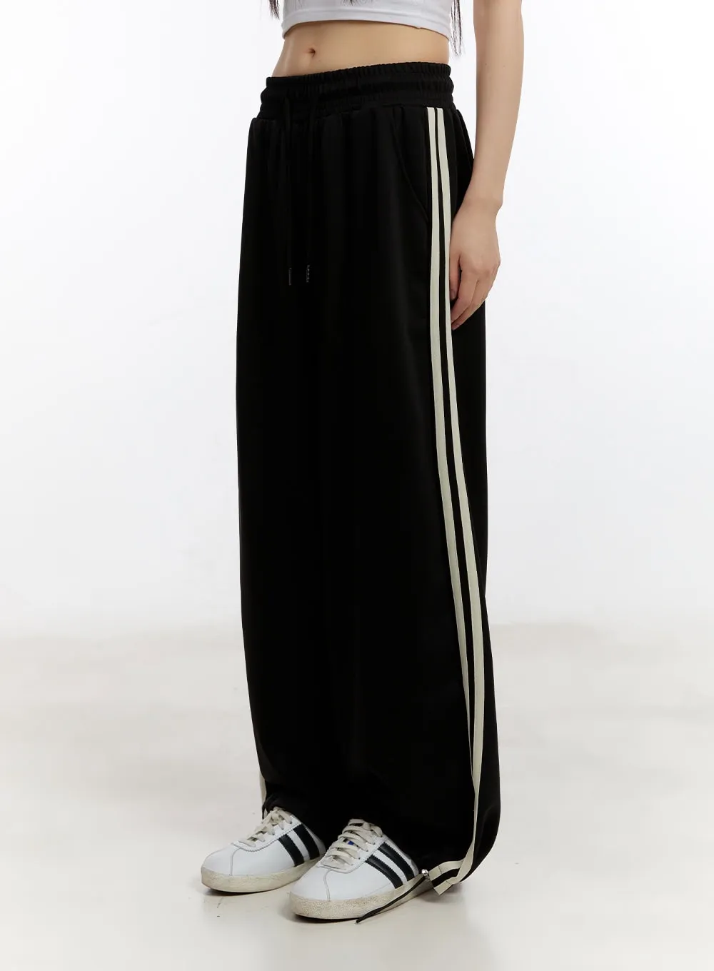 Comfort Wide-Leg Trackpants CA509