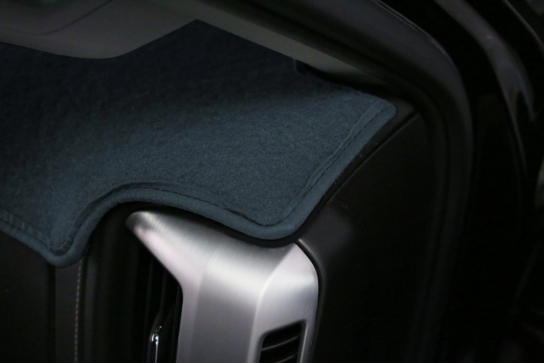 Custom Molded Carpet Dash Cover