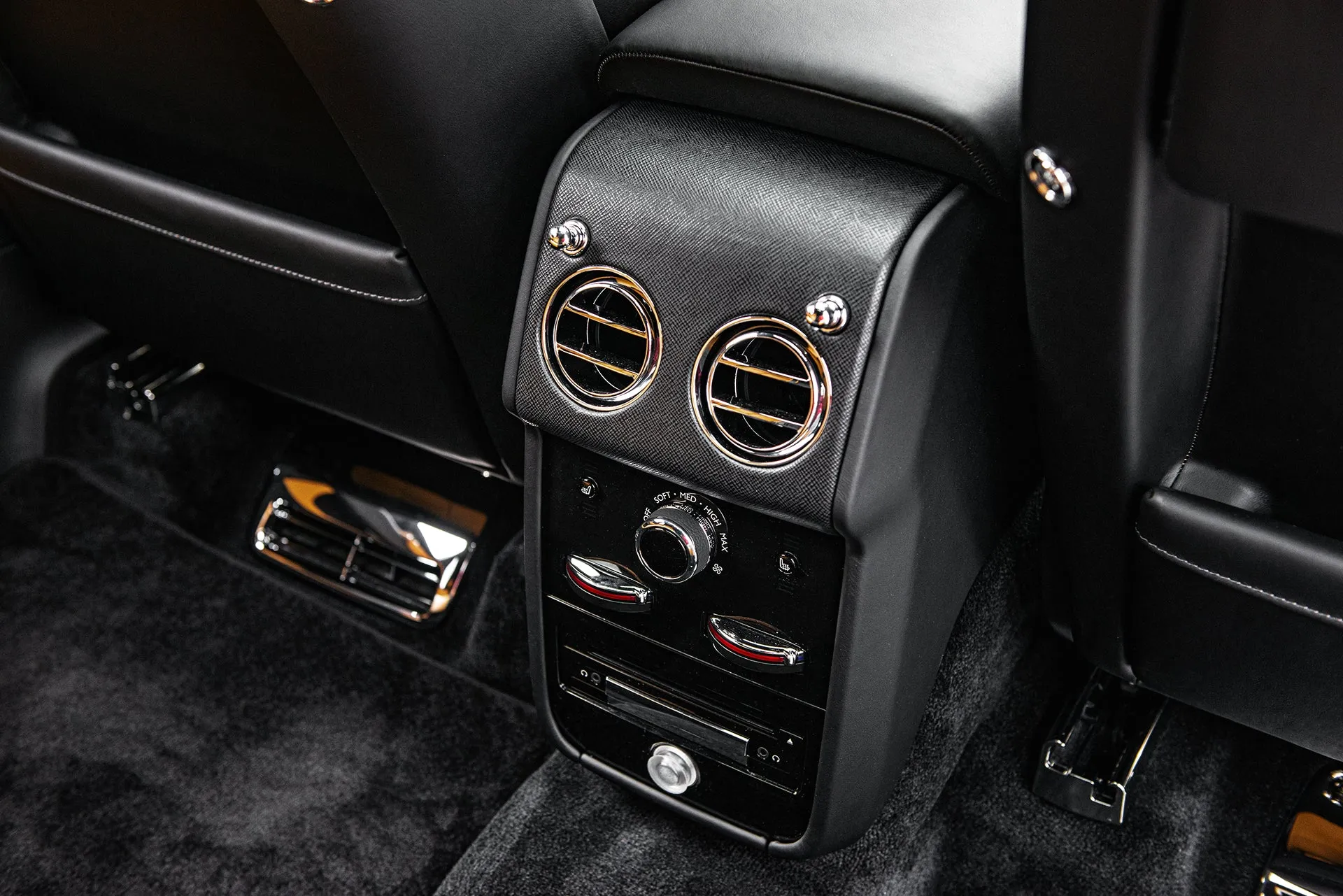 Rolls Royce Cullinan Luxury Yellow Interior