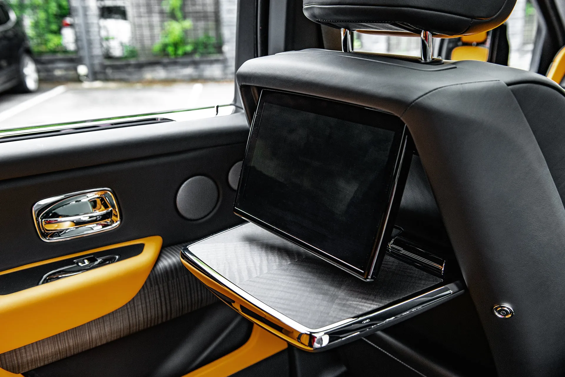 Rolls Royce Cullinan Luxury Yellow Interior