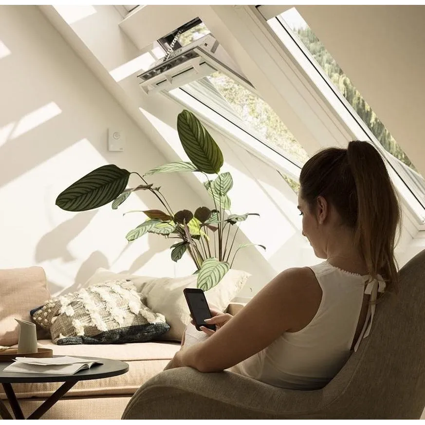 VELUX GGL UK08 206821U Triple Glazed White Painted INTEGRA® Electric Window (134 x 140 cm)