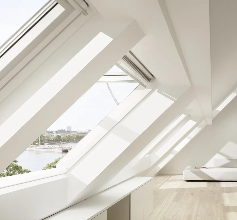VELUX GPU MK08 006621U Top-Hung Triple Glazed INTEGRA® Electric Window (78 x 140 cm)