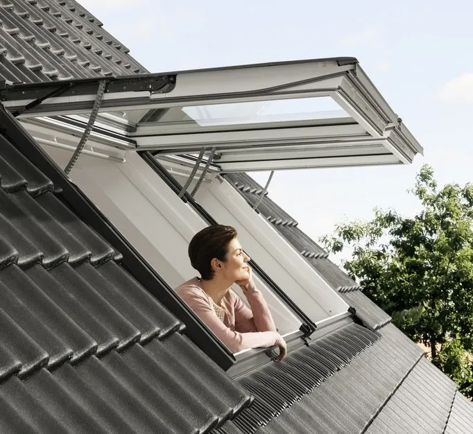 VELUX GPU MK08 006621U Top-Hung Triple Glazed INTEGRA® Electric Window (78 x 140 cm)