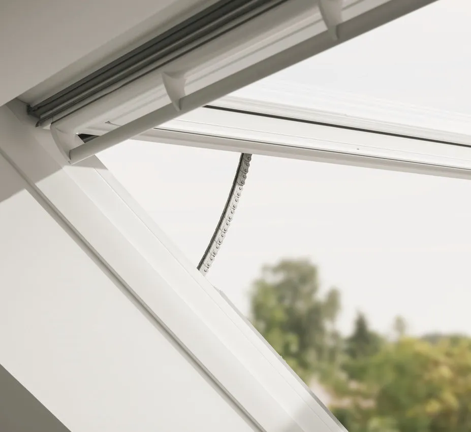 VELUX GPU MK08 006621U Top-Hung Triple Glazed INTEGRA® Electric Window (78 x 140 cm)